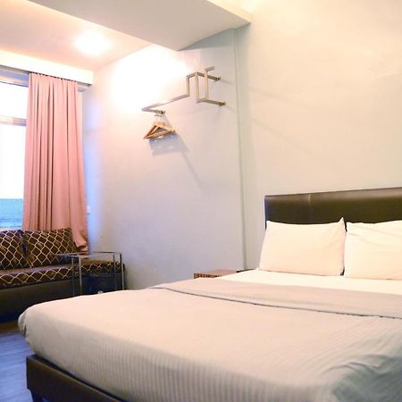 Newland Hotel Джохор-Бару Экстерьер фото